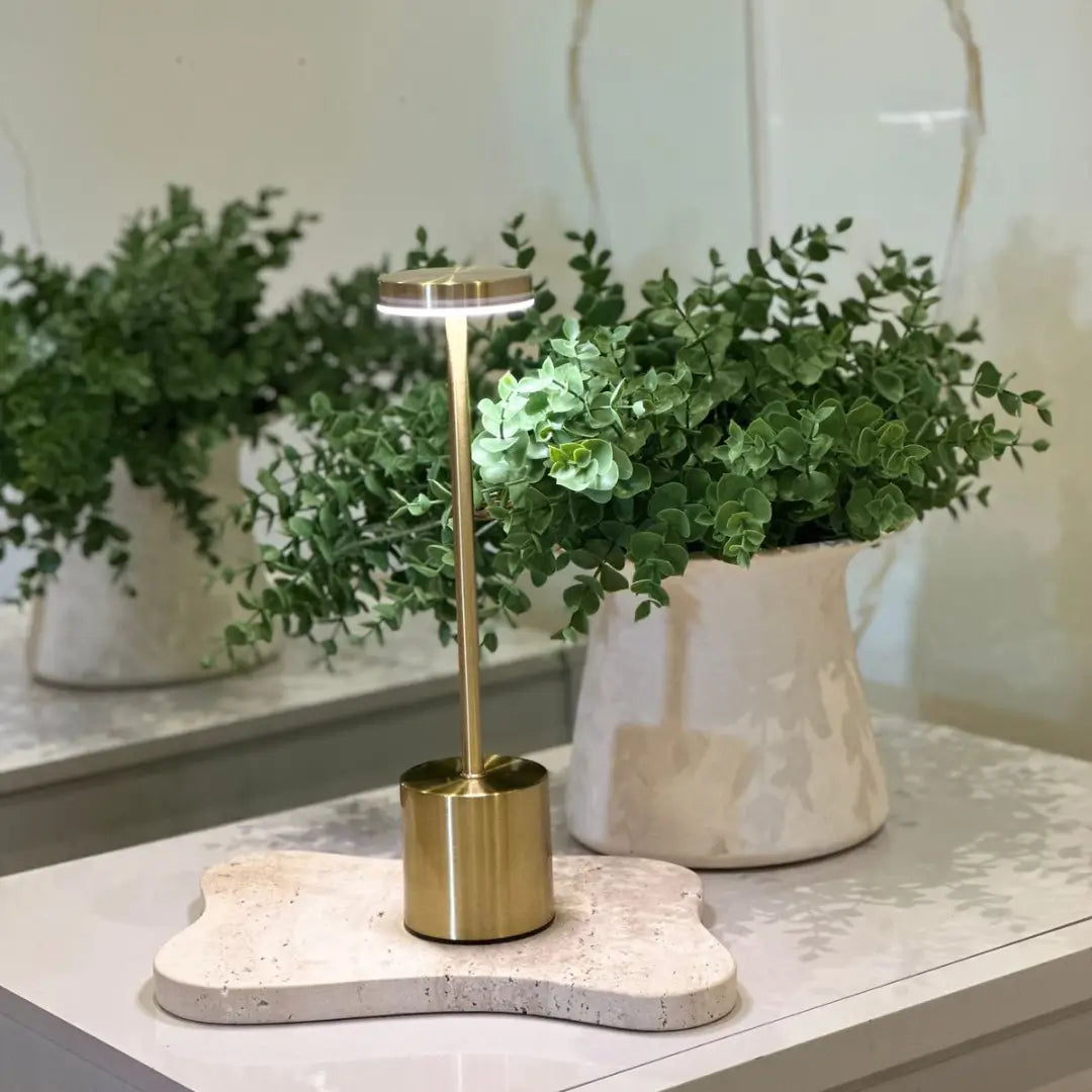 Luminária de Led Velena com Acendimento ao toque -Recarregavél