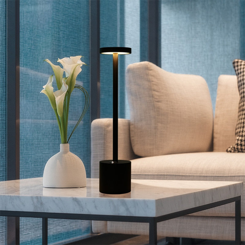 Luminária de Led Velena com Acendimento ao toque -Recarregavél